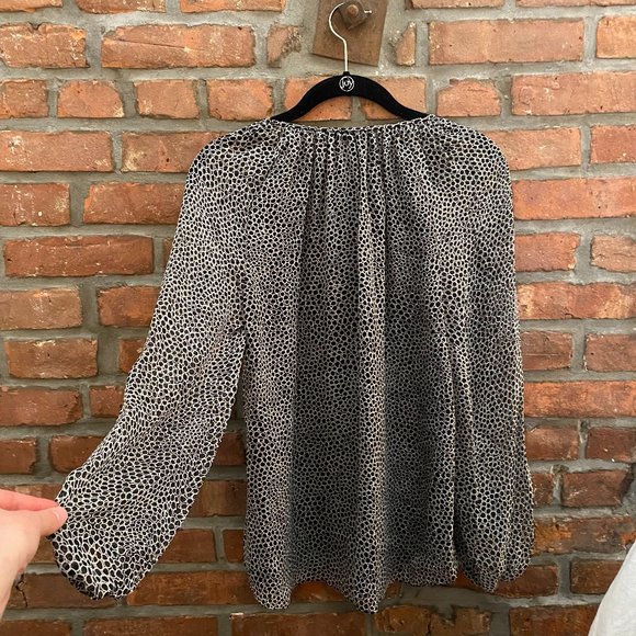 Diane Von Furstenberg Silk Blouse (US 2) - Picture 2 of 5